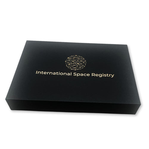 Schwarze magnetische Galaxieregister Geschenkbox mit Logo der International Space Registry