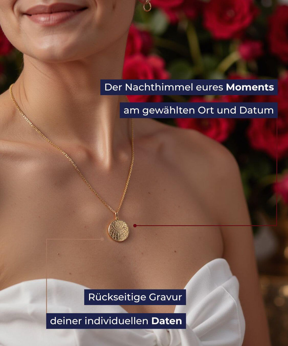Personalisierbare Halskette mit einer Sternenkarte auf dem Anhänger